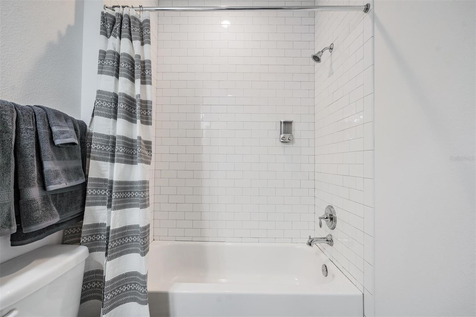 Image 30 of 42 For 2604 Highland Avenue A