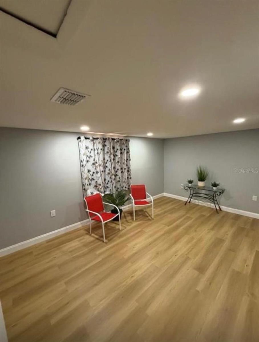 Image 11 of 18 For 8310 Pat Boulevard