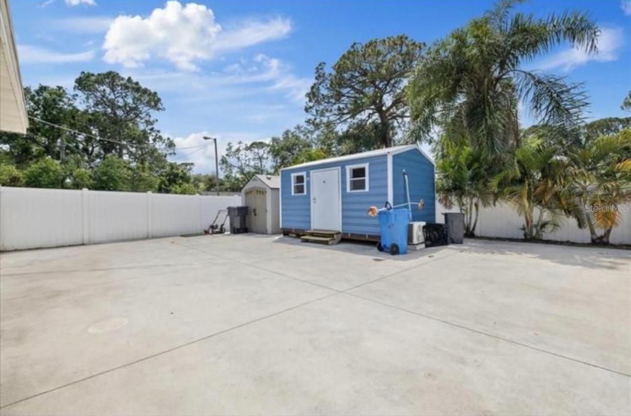 Image 16 of 18 For 8310 Pat Boulevard