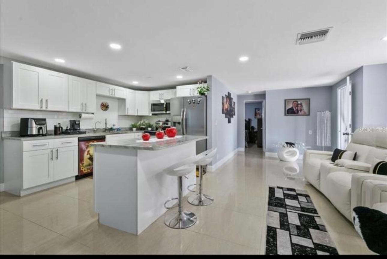 Image 6 of 18 For 8310 Pat Boulevard