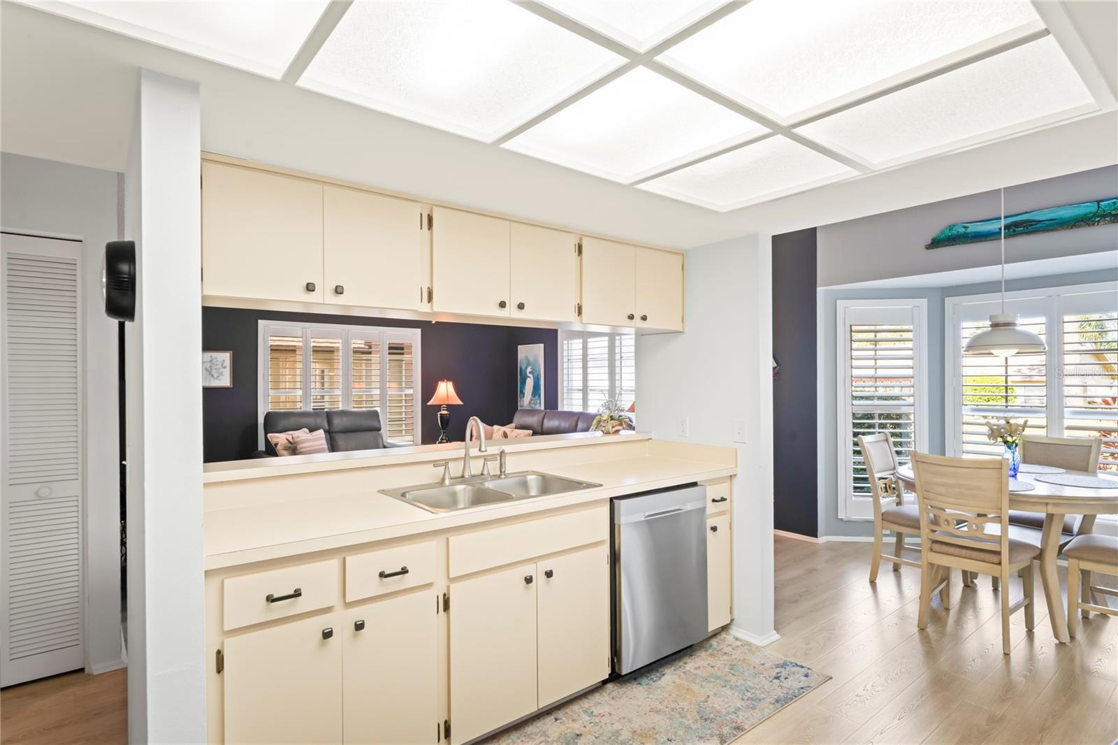 Image 13 of 98 For 7107 Pond View Court