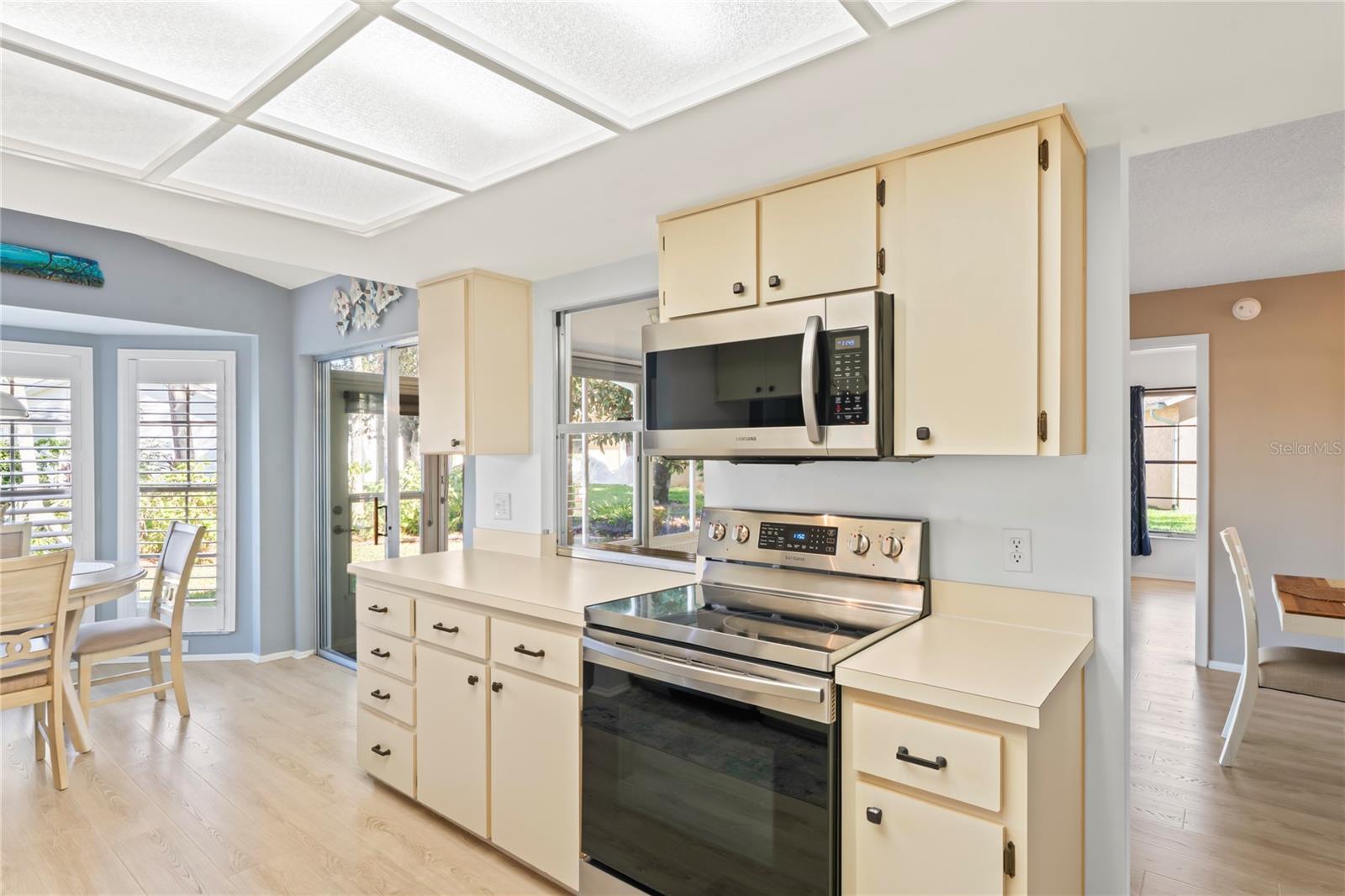 Image 14 of 98 For 7107 Pond View Court