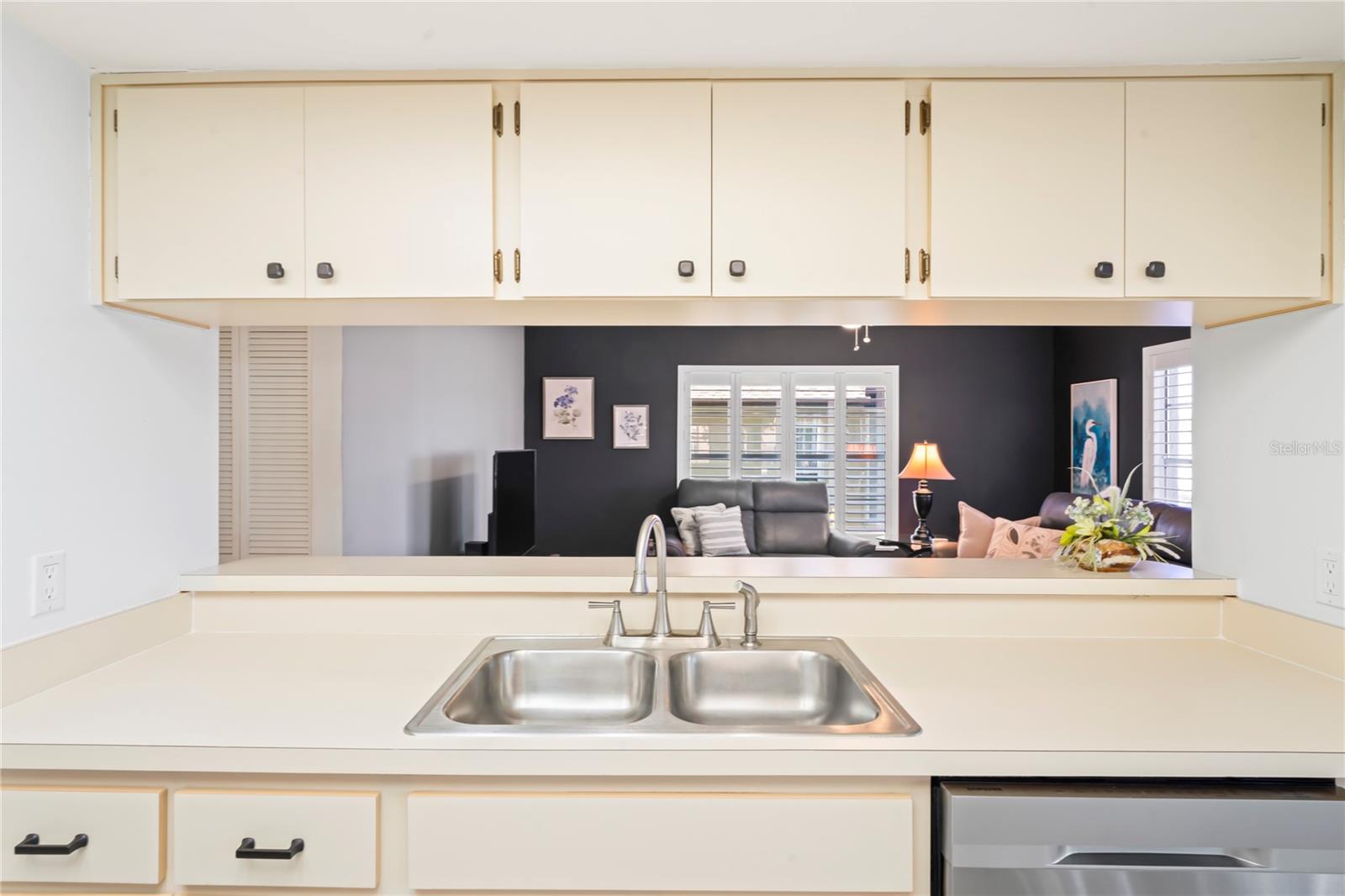 Image 15 of 98 For 7107 Pond View Court