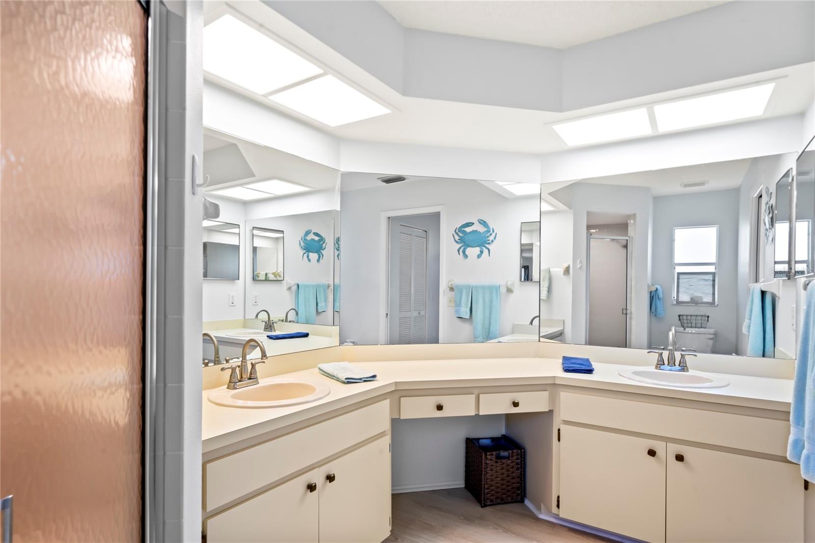 Image 34 of 98 For 7107 Pond View Court