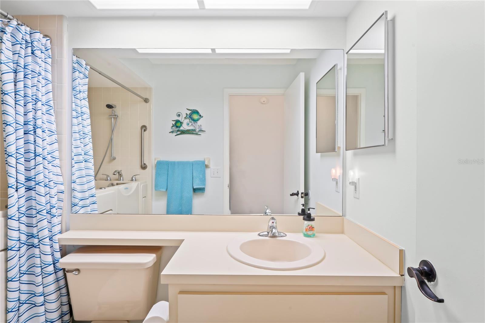 Image 40 of 98 For 7107 Pond View Court