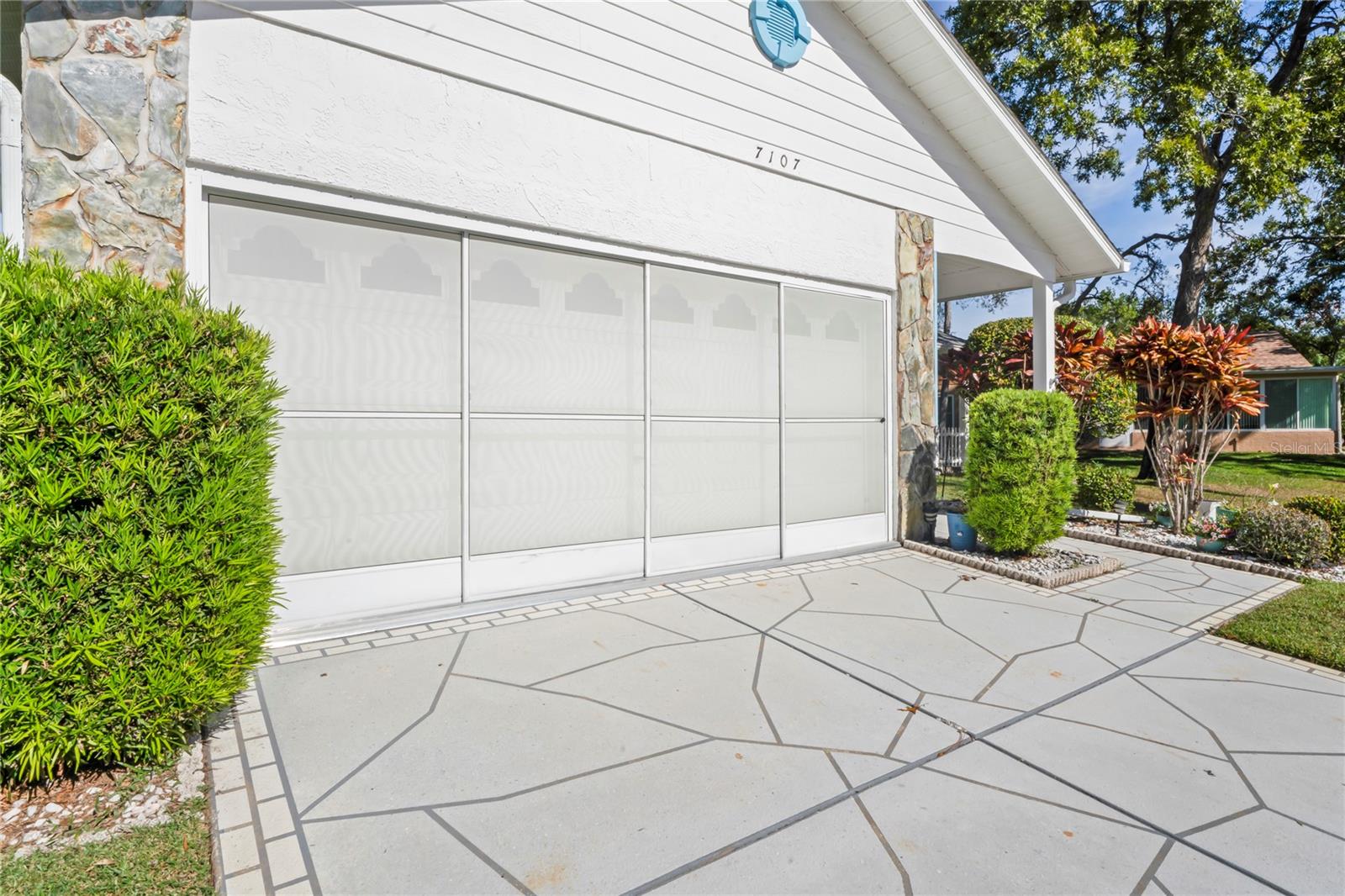 Image 56 of 98 For 7107 Pond View Court