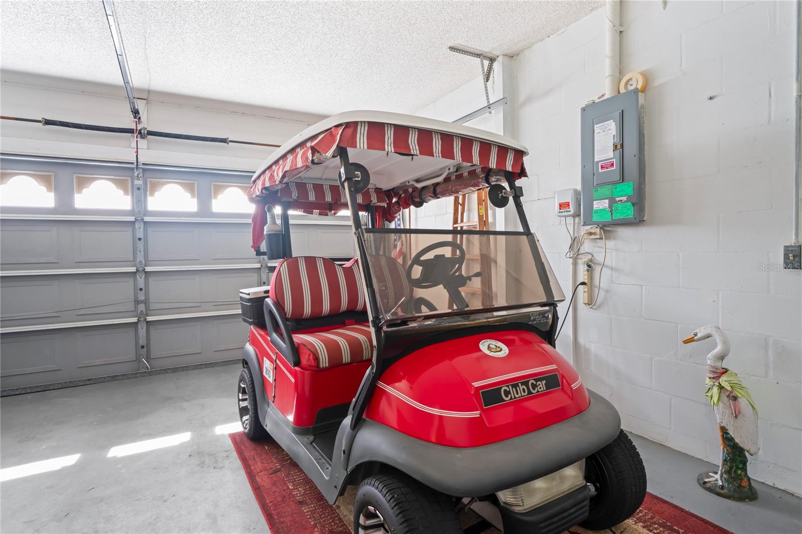 Image 59 of 98 For 7107 Pond View Court