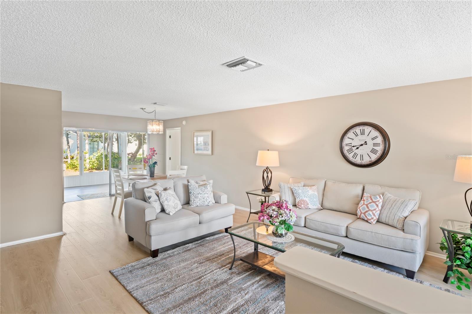 Image 7 of 98 For 7107 Pond View Court