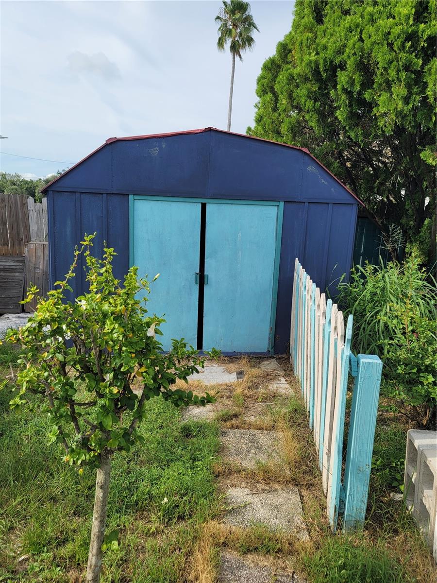 Image 37 of 40 For 9826 Lehigh Drive