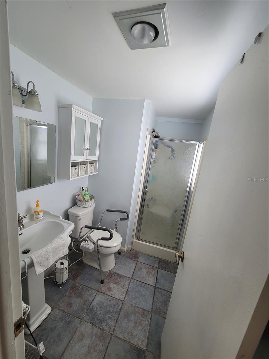 Image 9 of 40 For 9826 Lehigh Drive