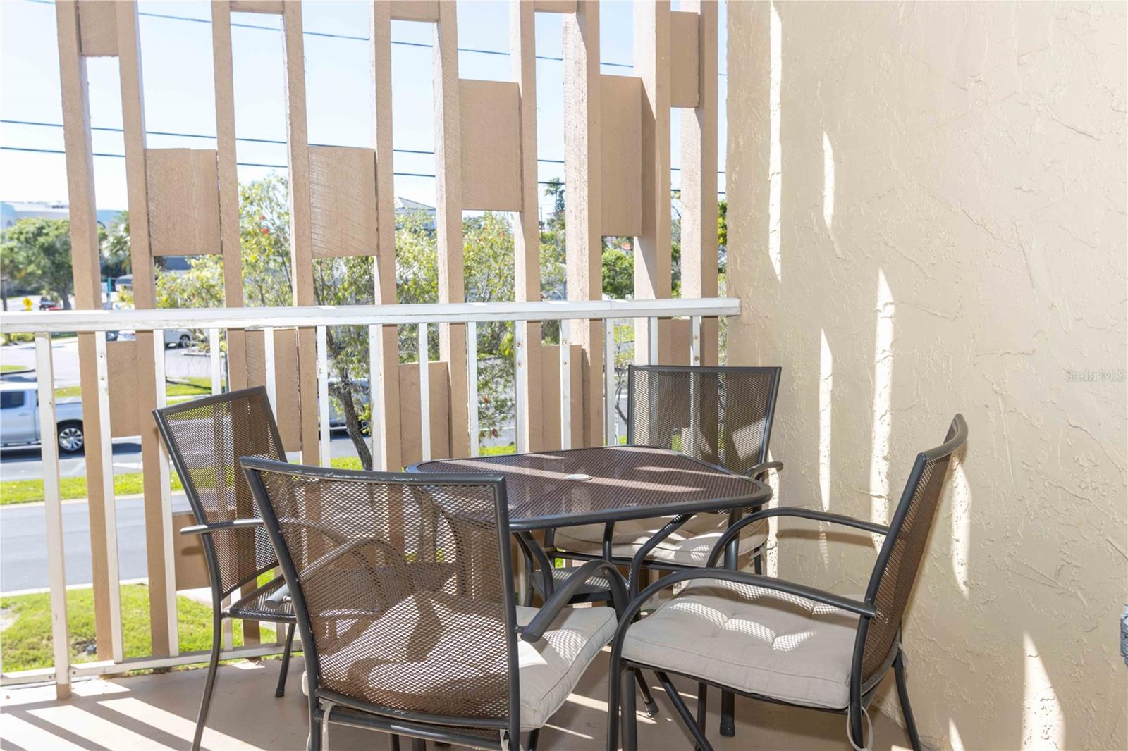 Image 15 of 45 For 105 Island Way 142