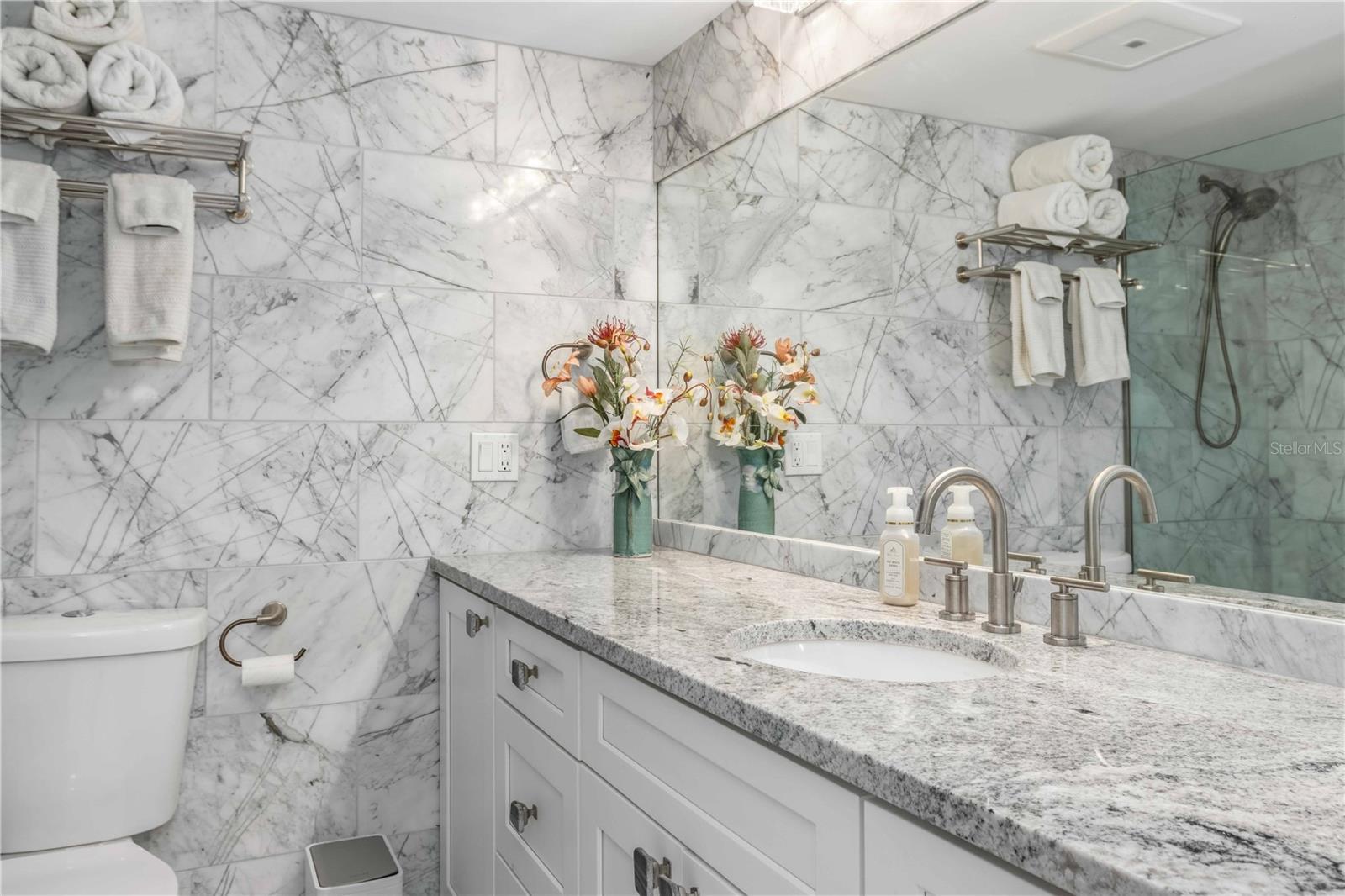 Image 19 of 45 For 105 Island Way 142