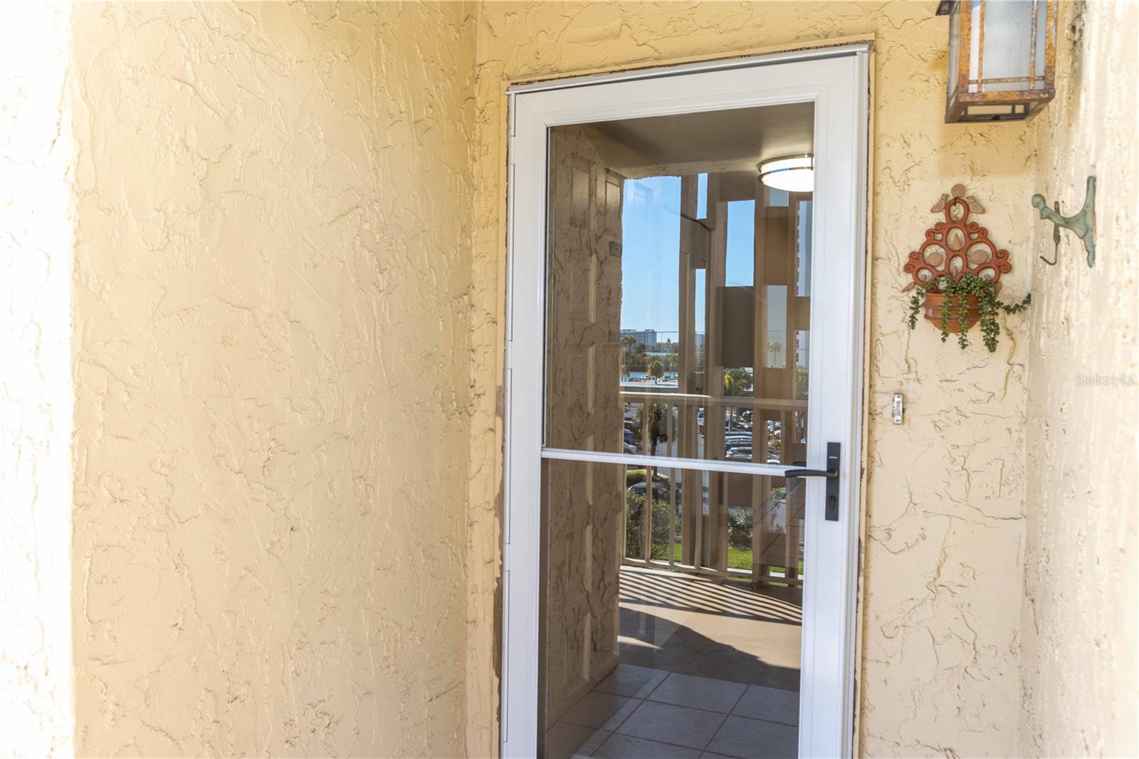 Image 2 of 45 For 105 Island Way 142