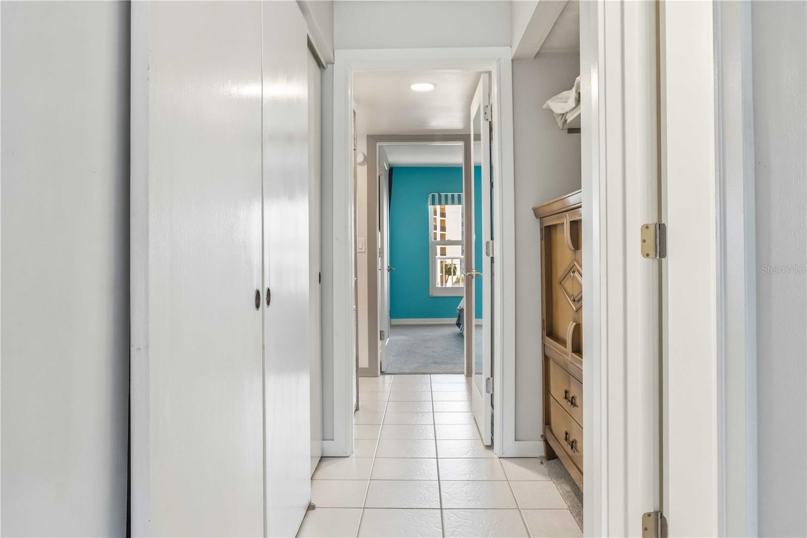 Image 21 of 45 For 105 Island Way 142