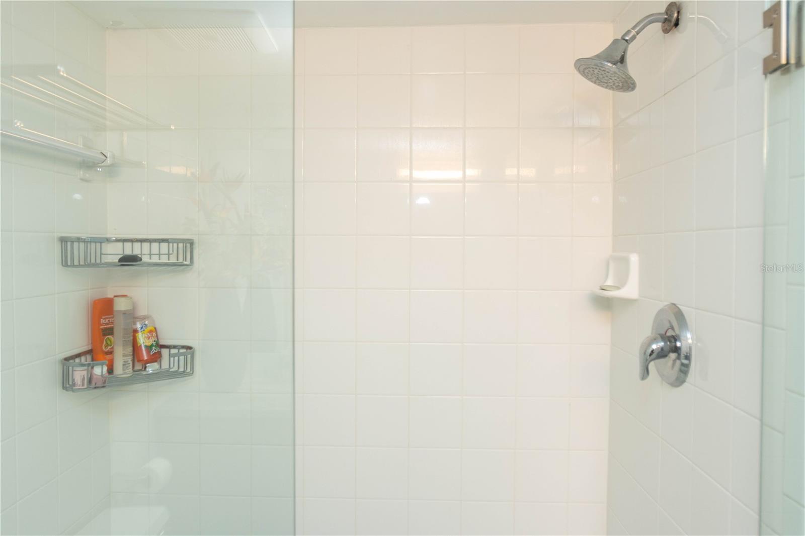 Image 26 of 45 For 105 Island Way 142