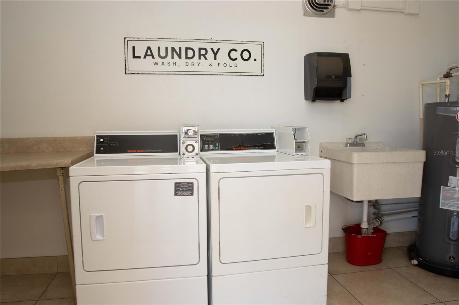 Image 29 of 45 For 105 Island Way 142