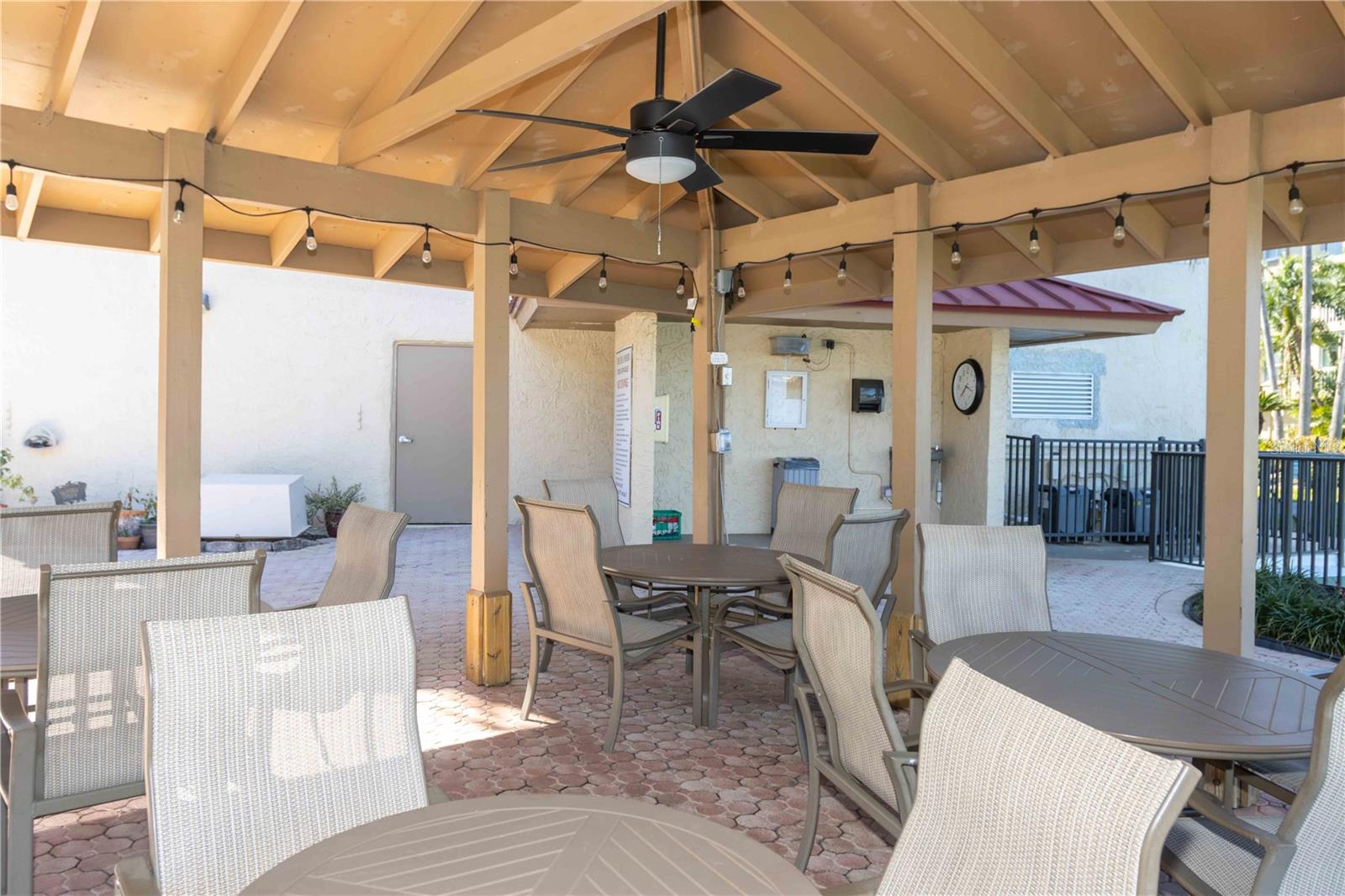 Image 31 of 45 For 105 Island Way 142