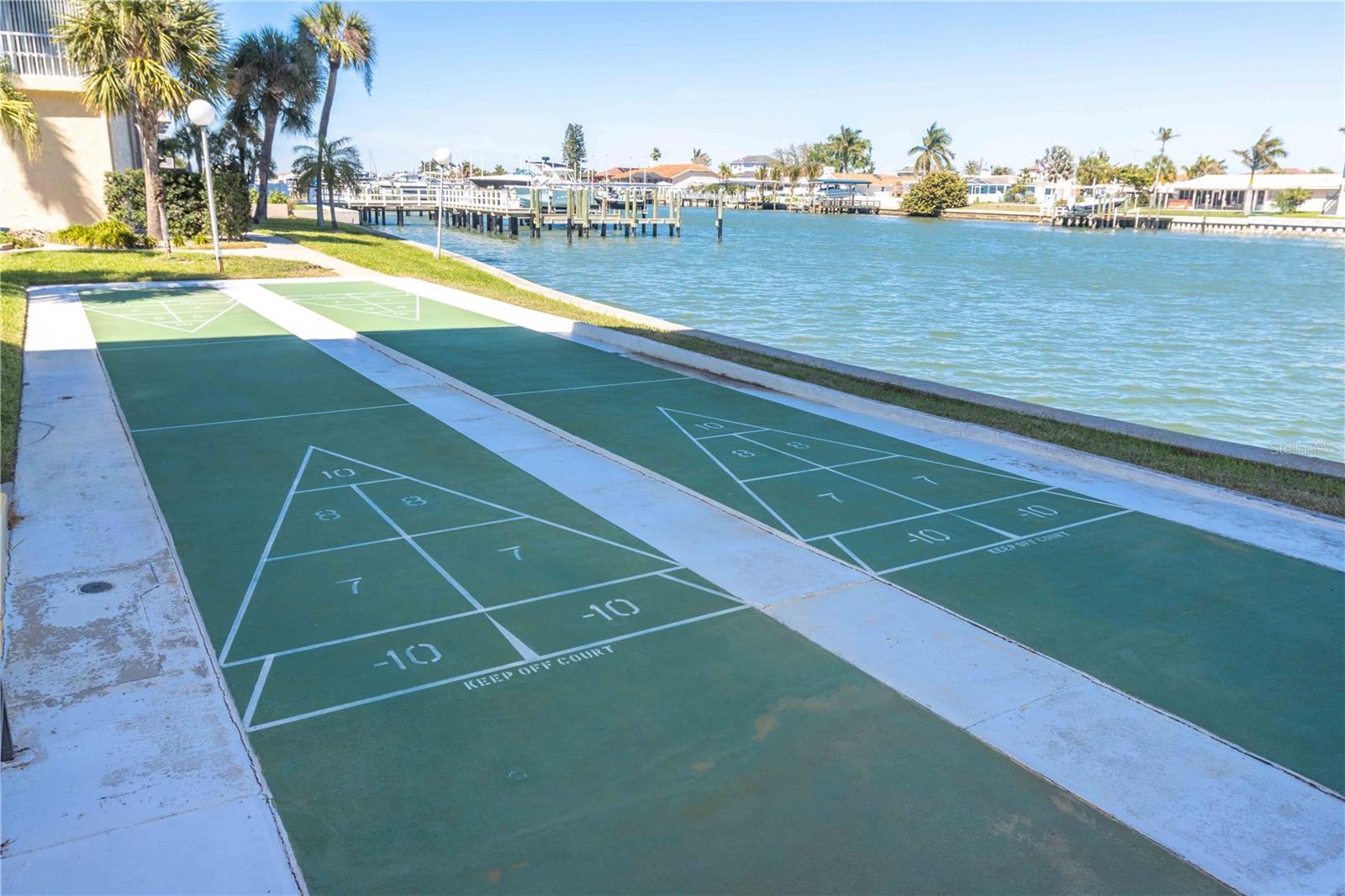 Image 39 of 45 For 105 Island Way 142