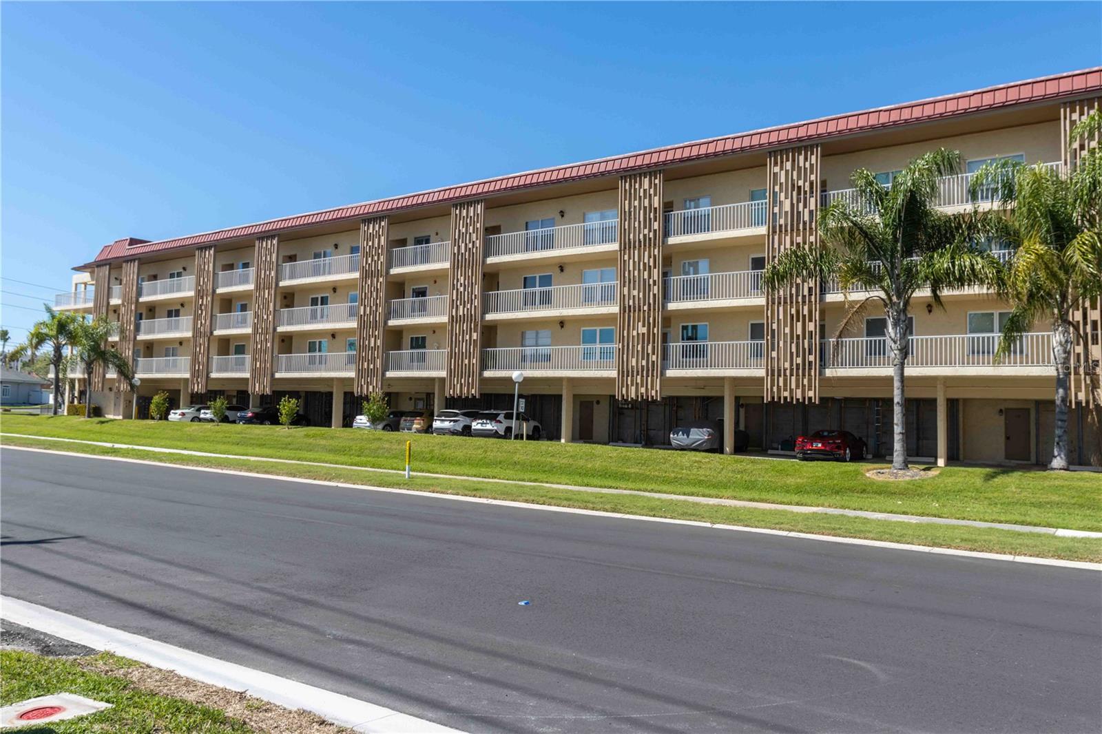 Image 44 of 45 For 105 Island Way 142