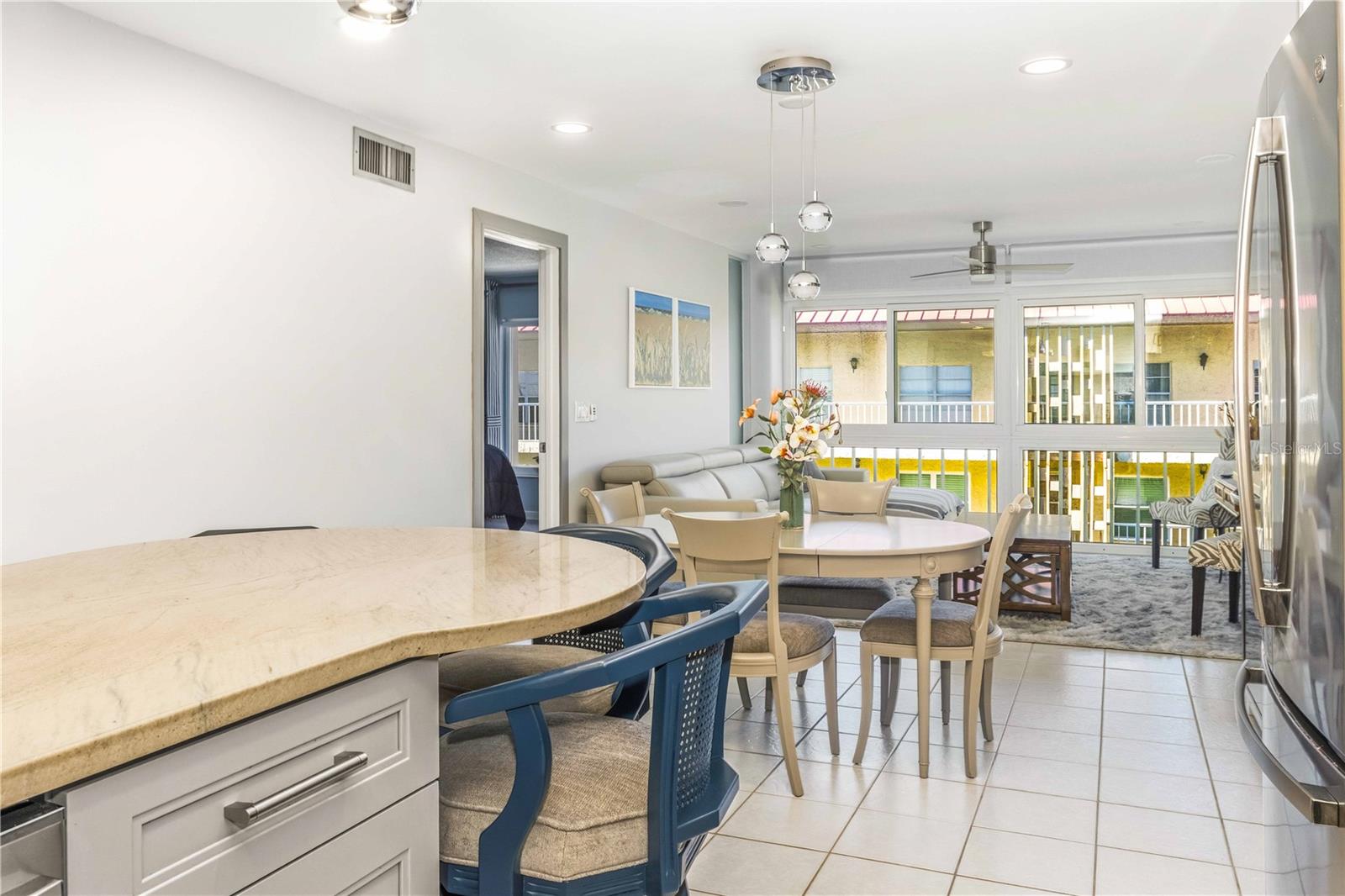 Image 8 of 45 For 105 Island Way 142