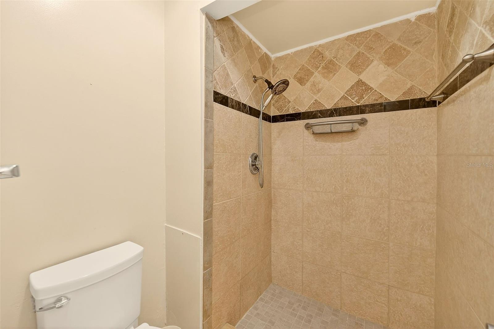 Image 10 of 41 For 2996 Mission Drive E 60e