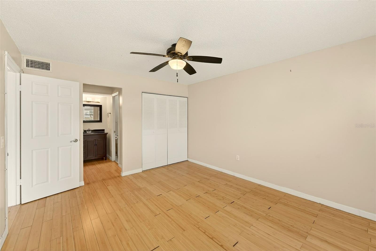 Image 22 of 41 For 2996 Mission Drive E 60e