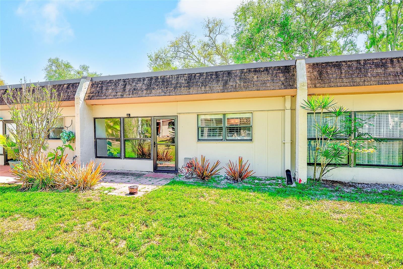 Image 28 of 41 For 2996 Mission Drive E 60e