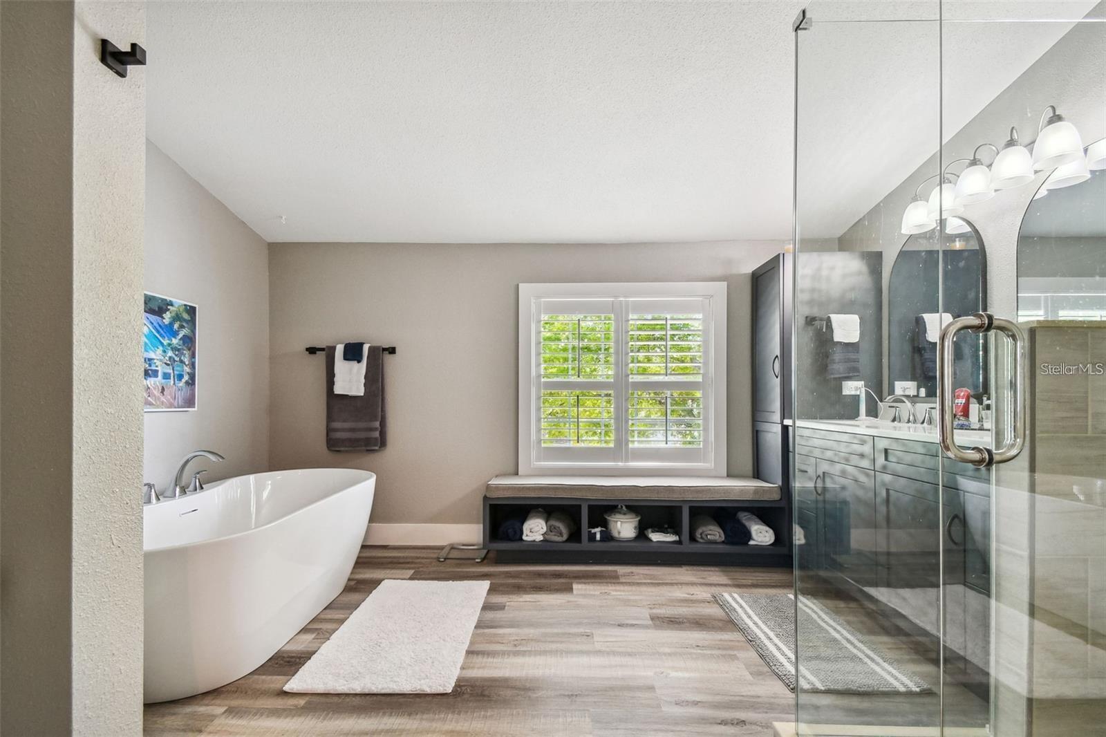 Image 19 of 59 For 14 Baywood Drive