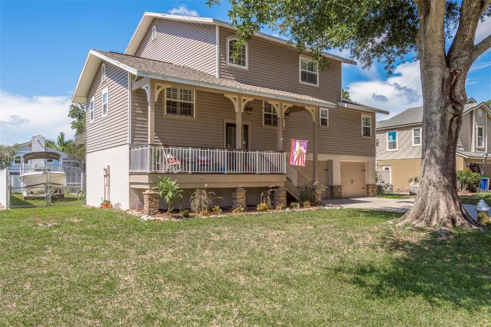 Image 4 of 59 For 14 Baywood Drive