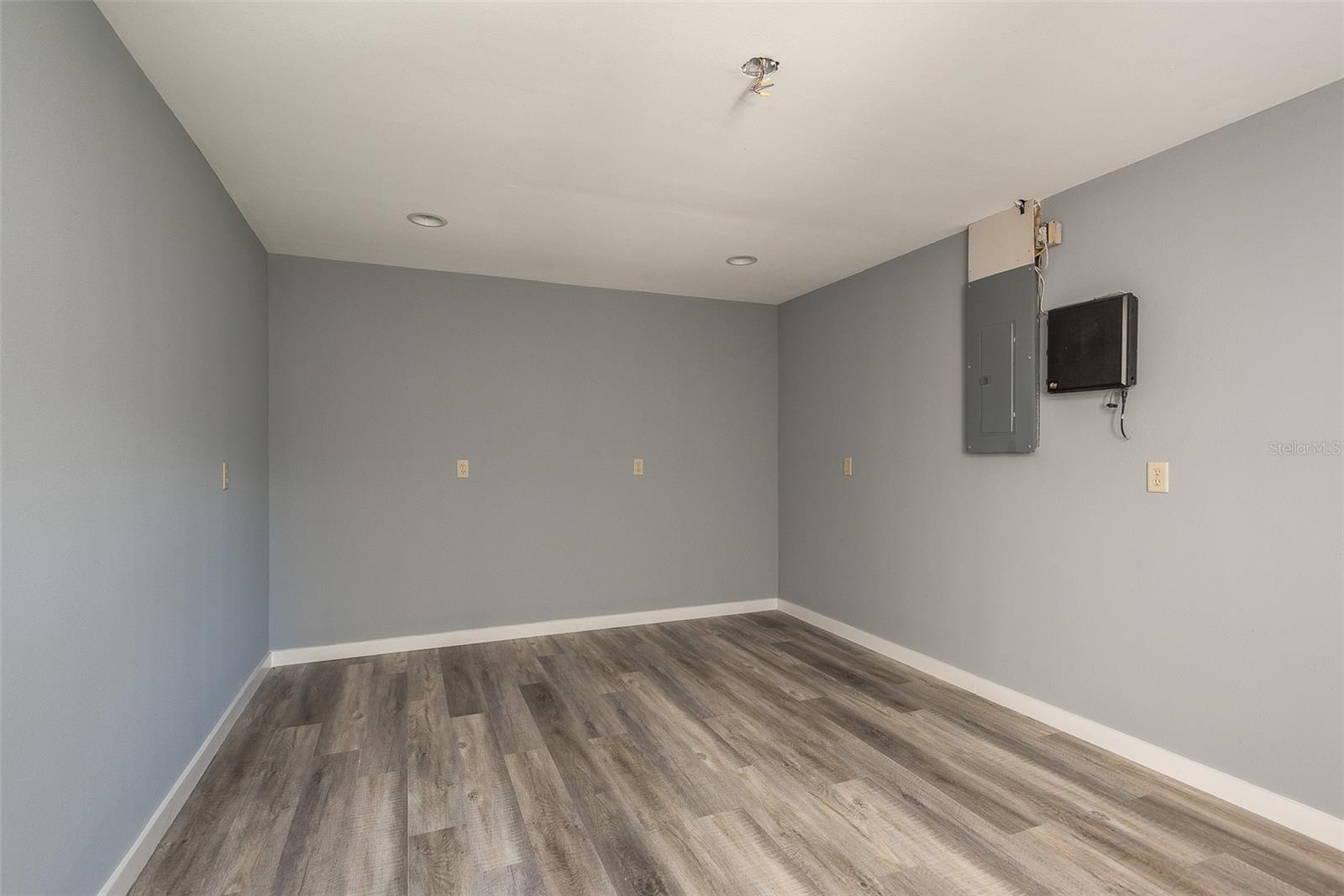 Image 51 of 59 For 14 Baywood Drive