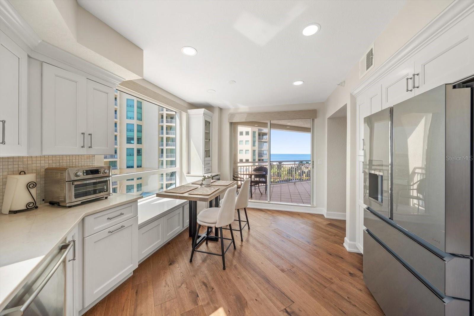 Image 11 of 43 For 1170 Gulf Boulevard 605