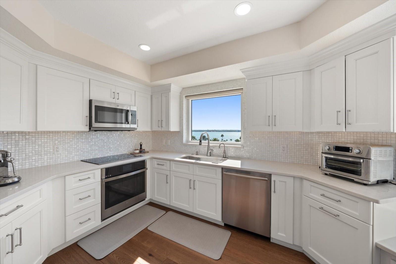 Image 12 of 43 For 1170 Gulf Boulevard 605