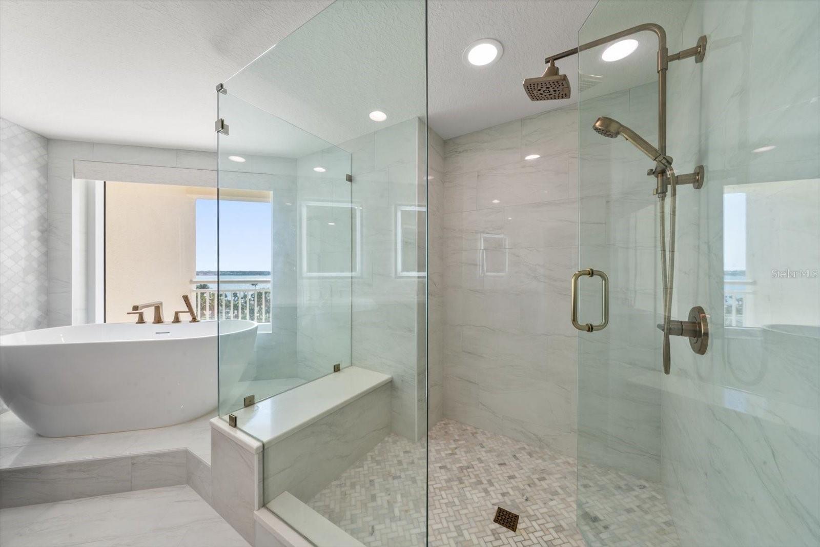 Image 24 of 43 For 1170 Gulf Boulevard 605