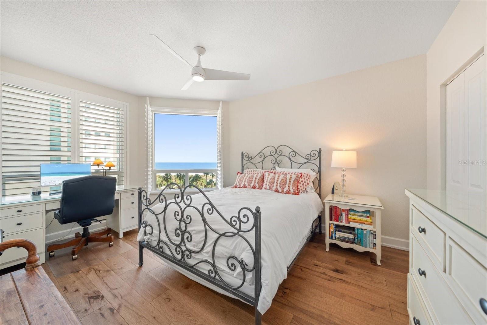 Image 30 of 43 For 1170 Gulf Boulevard 605