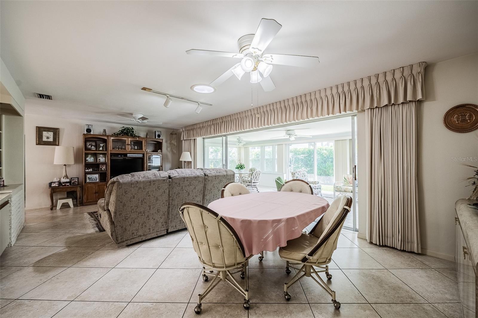 Image 11 of 53 For 14792 Imperial Point Drive S