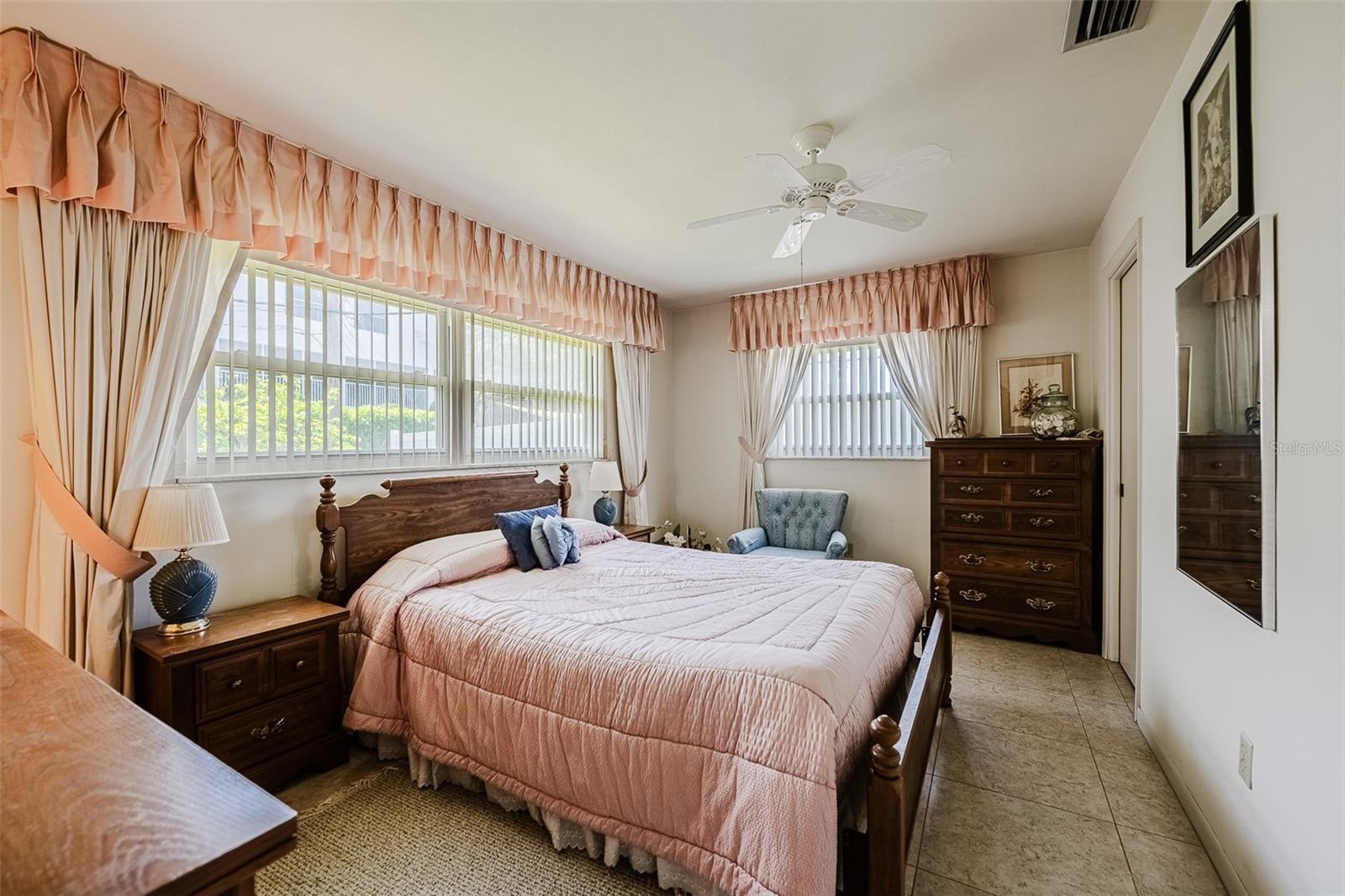 Image 16 of 53 For 14792 Imperial Point Drive S