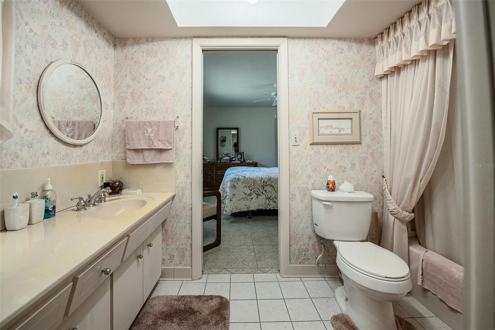 Image 20 of 53 For 14792 Imperial Point Drive S