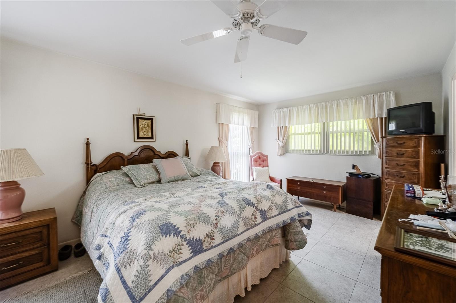 Image 29 of 53 For 14792 Imperial Point Drive S