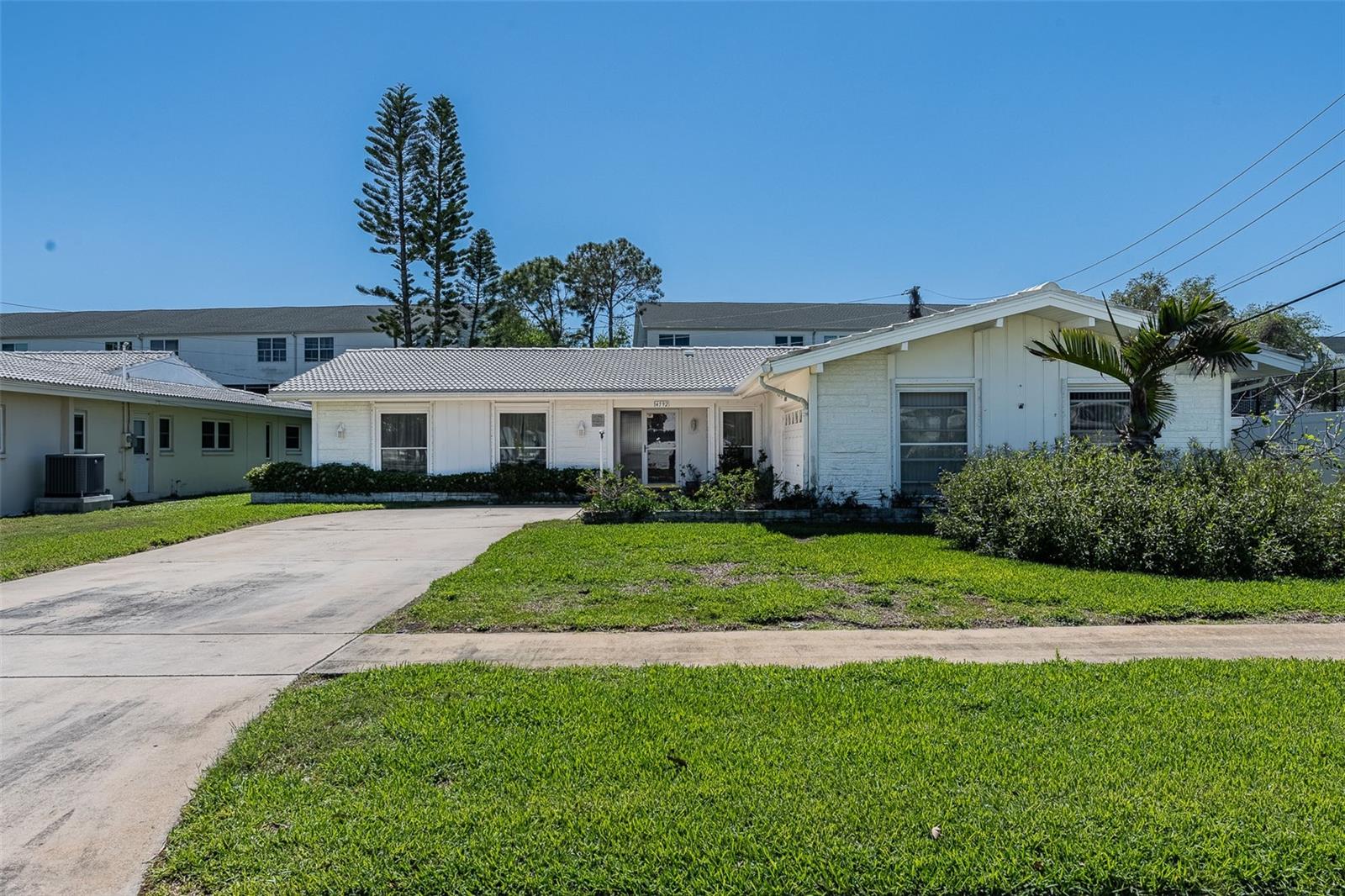 Image 3 of 53 For 14792 Imperial Point Drive S