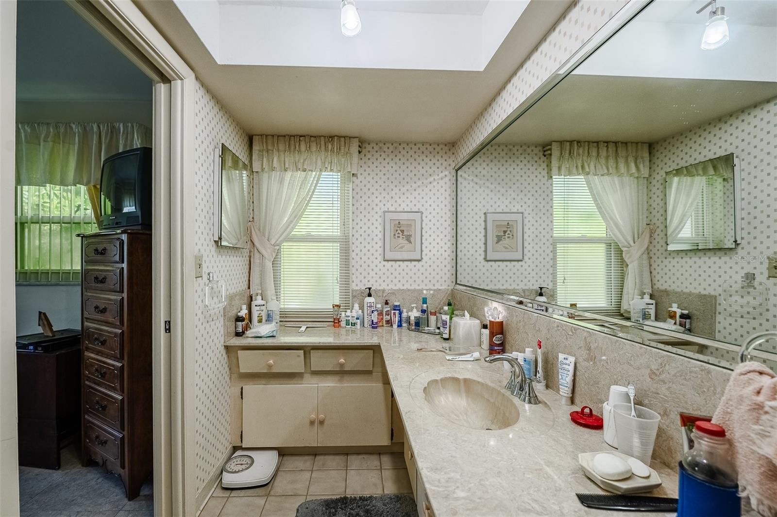 Image 32 of 53 For 14792 Imperial Point Drive S