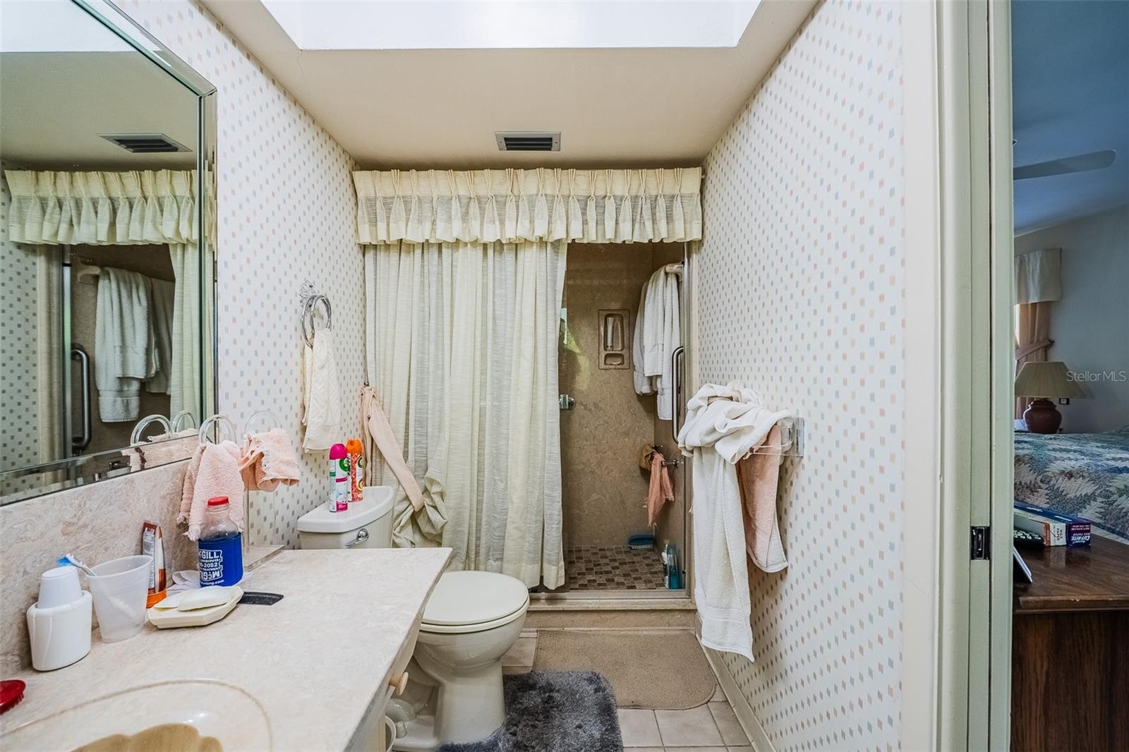 Image 33 of 53 For 14792 Imperial Point Drive S