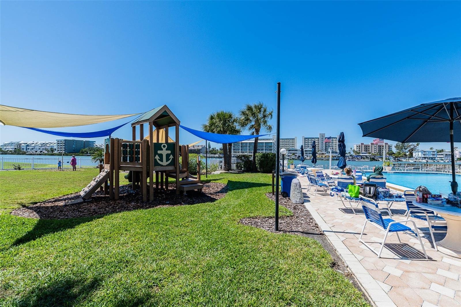 Image 46 of 53 For 14792 Imperial Point Drive S