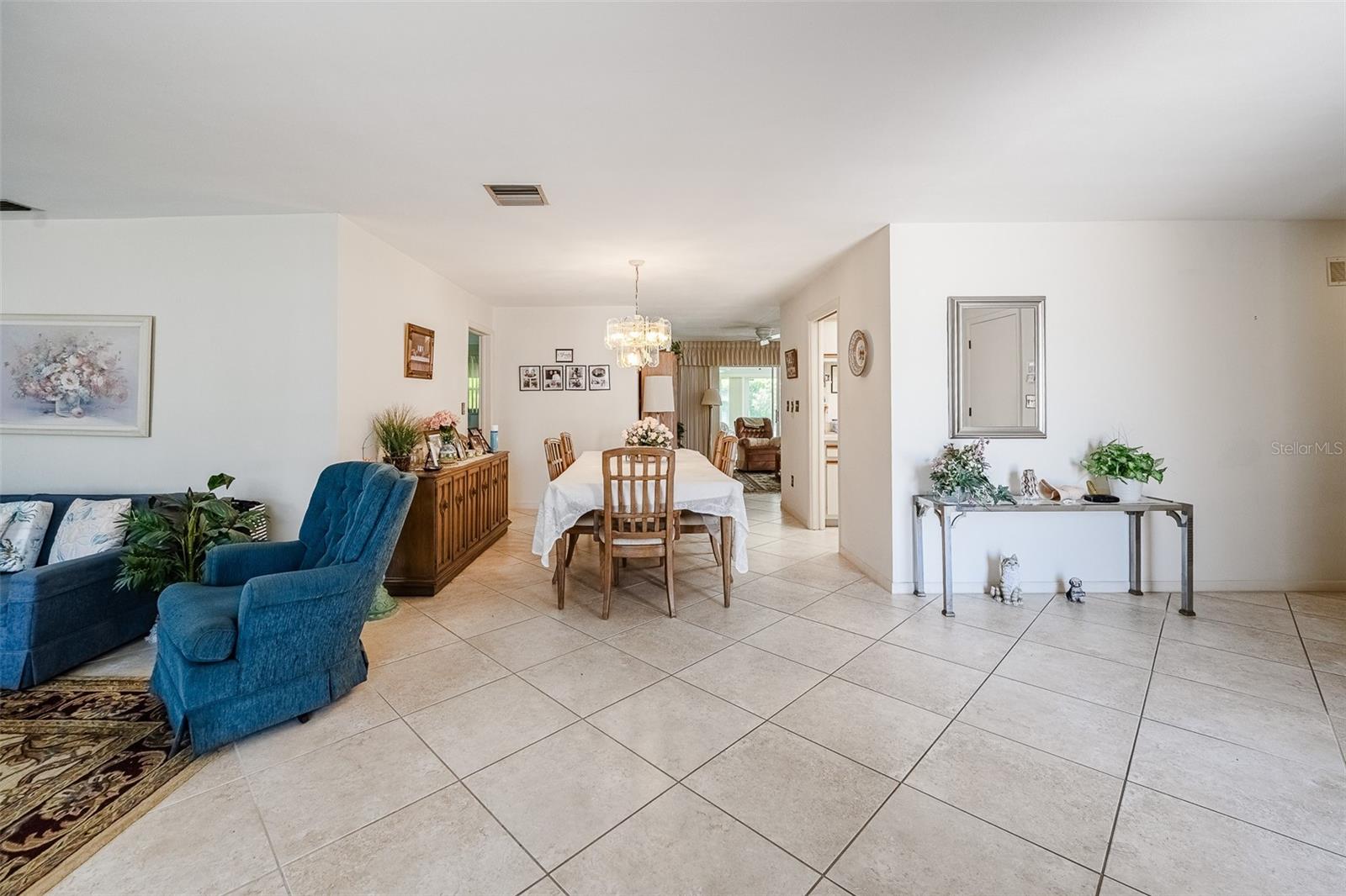 Image 7 of 53 For 14792 Imperial Point Drive S