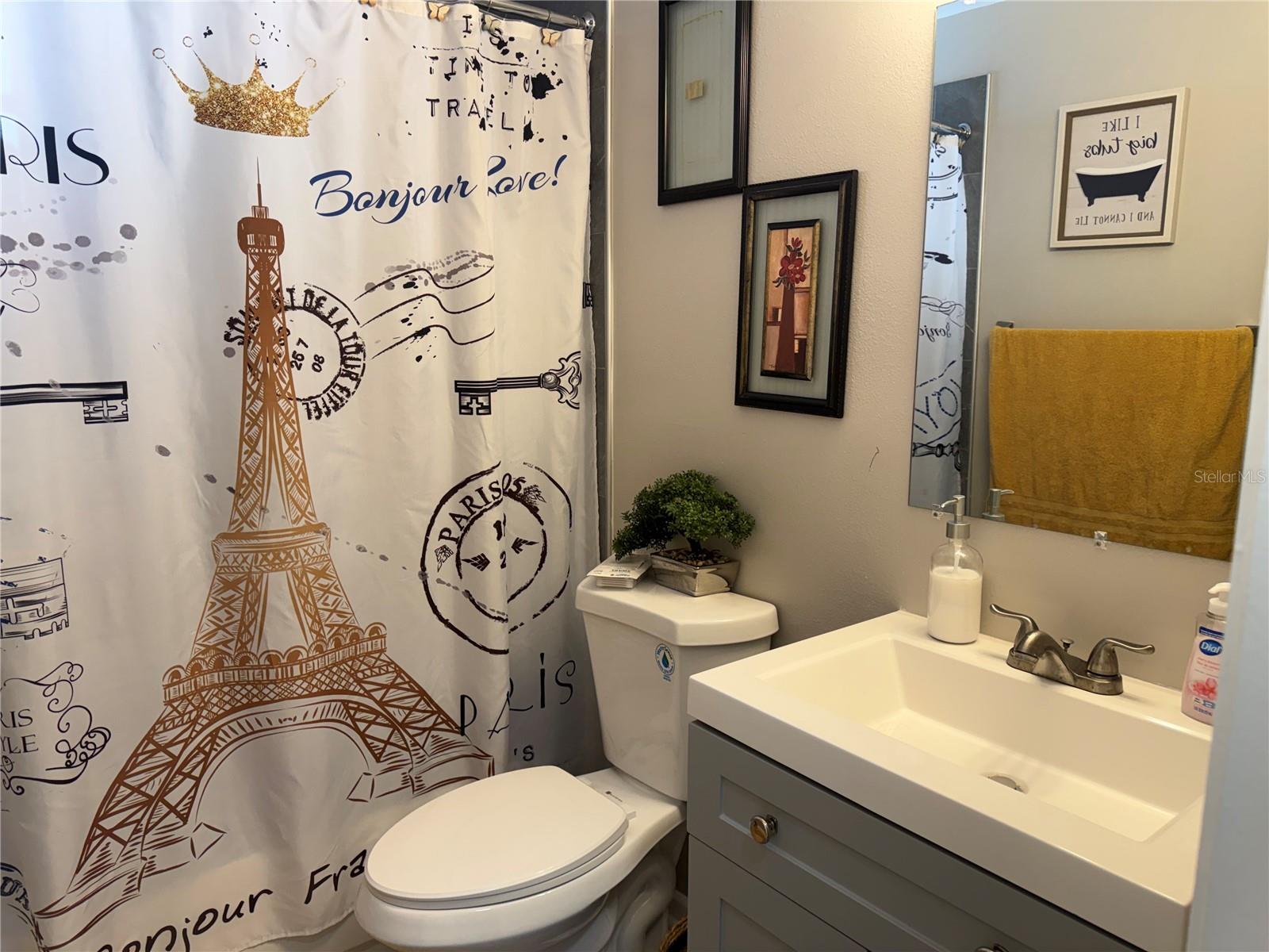 Image 18 of 21 For 9519 Century Drive