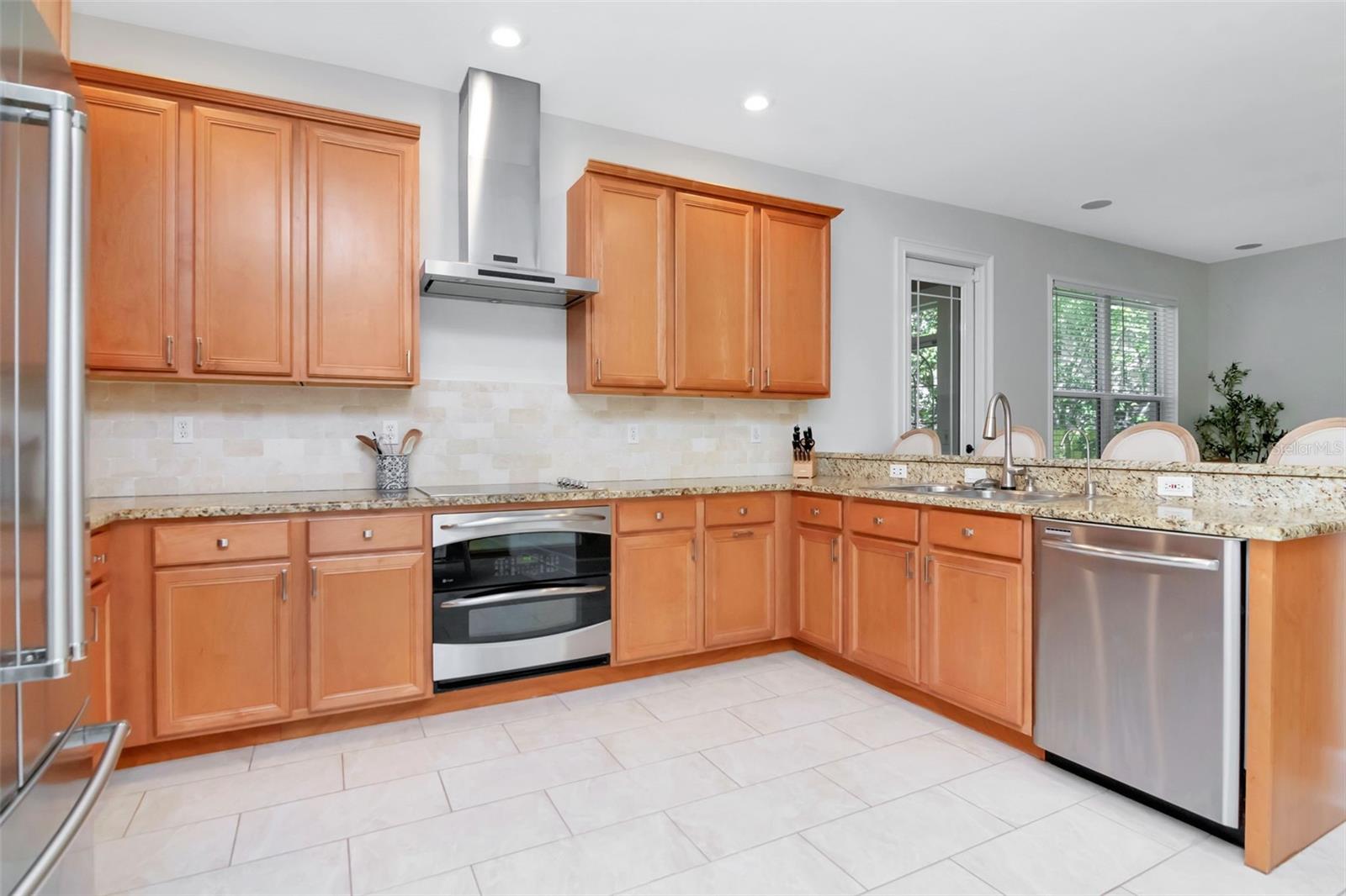 Image 4 of 49 For 4703 Dauphin Avenue