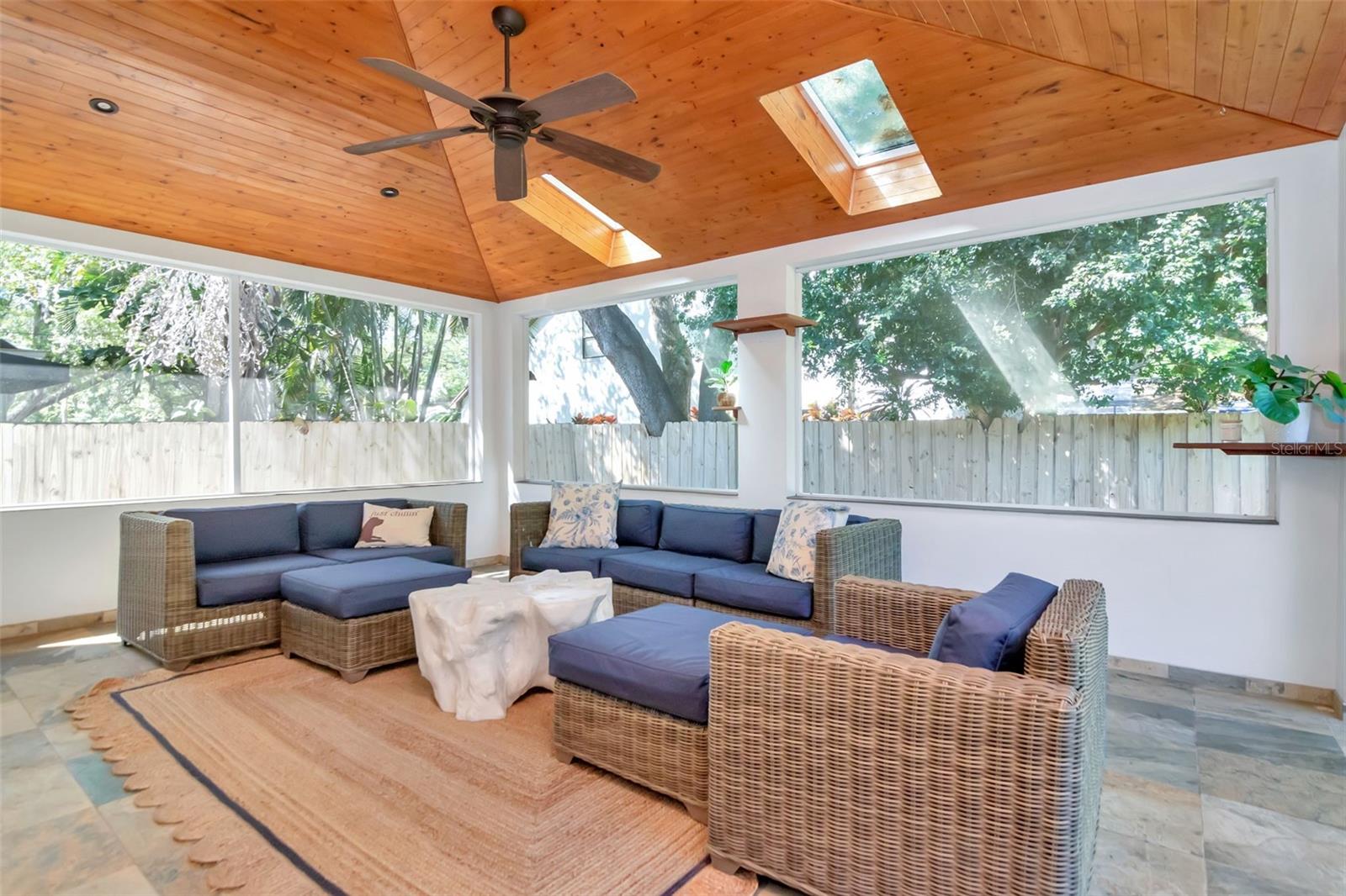 Image 42 of 49 For 4703 Dauphin Avenue