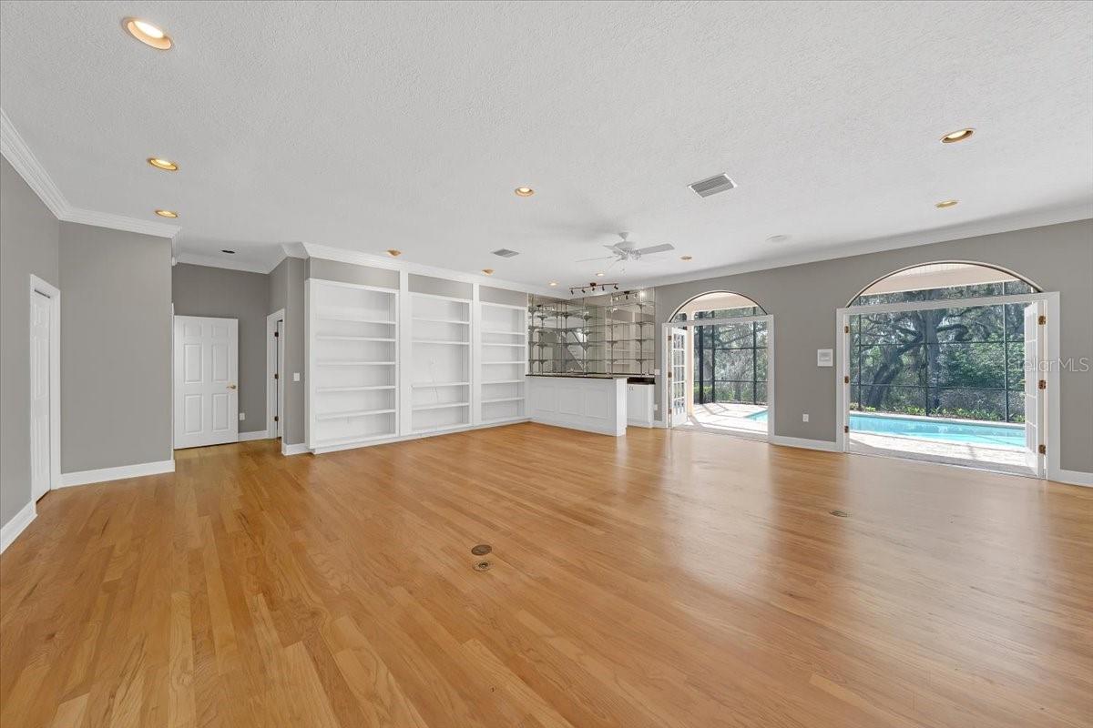 Image 4 of 68 For 1141 Myrtle Road