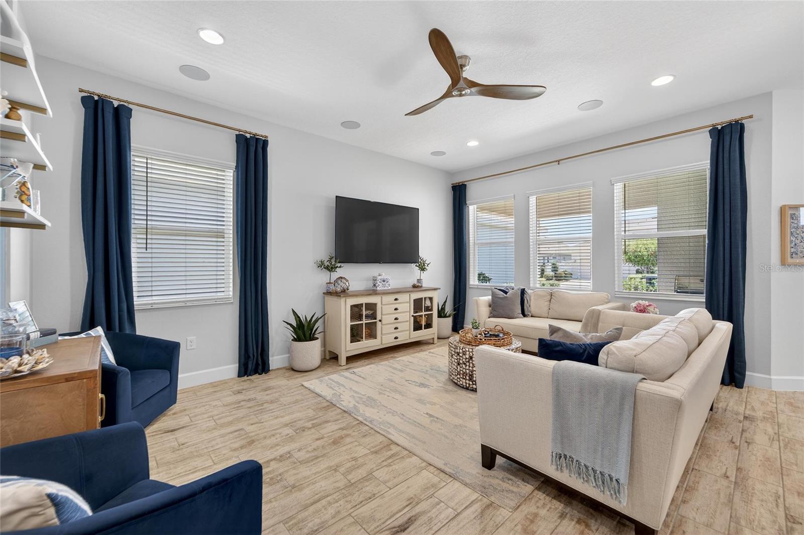 Image 10 of 100 For 813 Winterside Drive