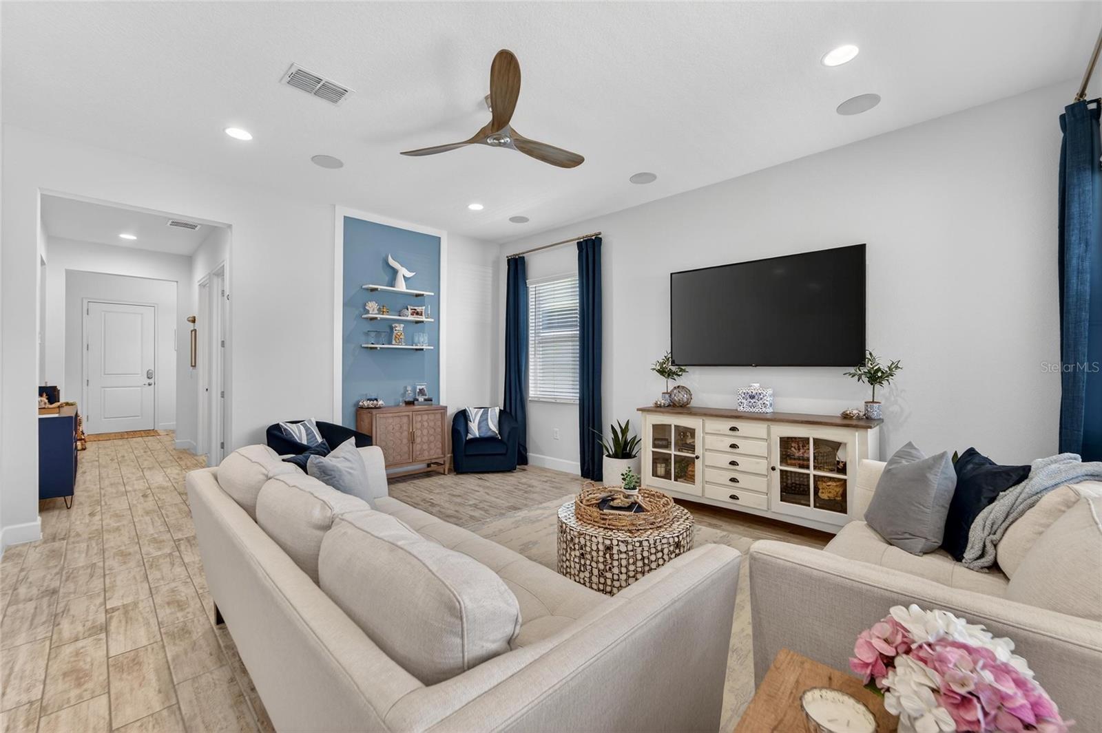 Image 11 of 100 For 813 Winterside Drive