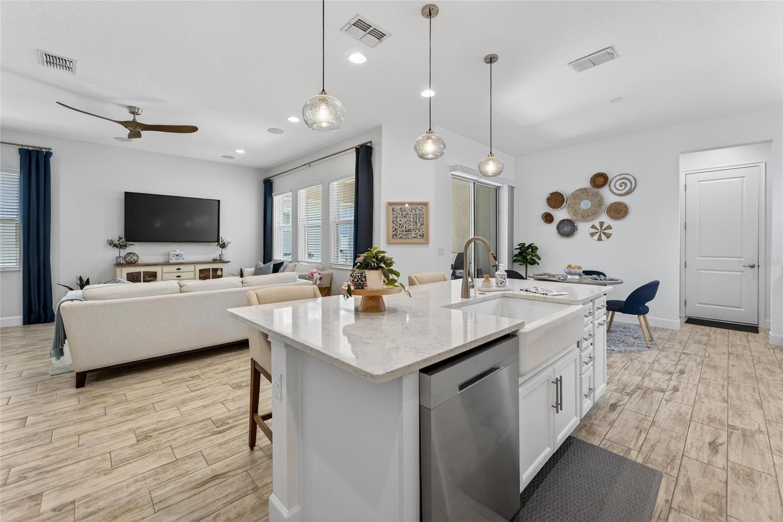 Image 19 of 100 For 813 Winterside Drive